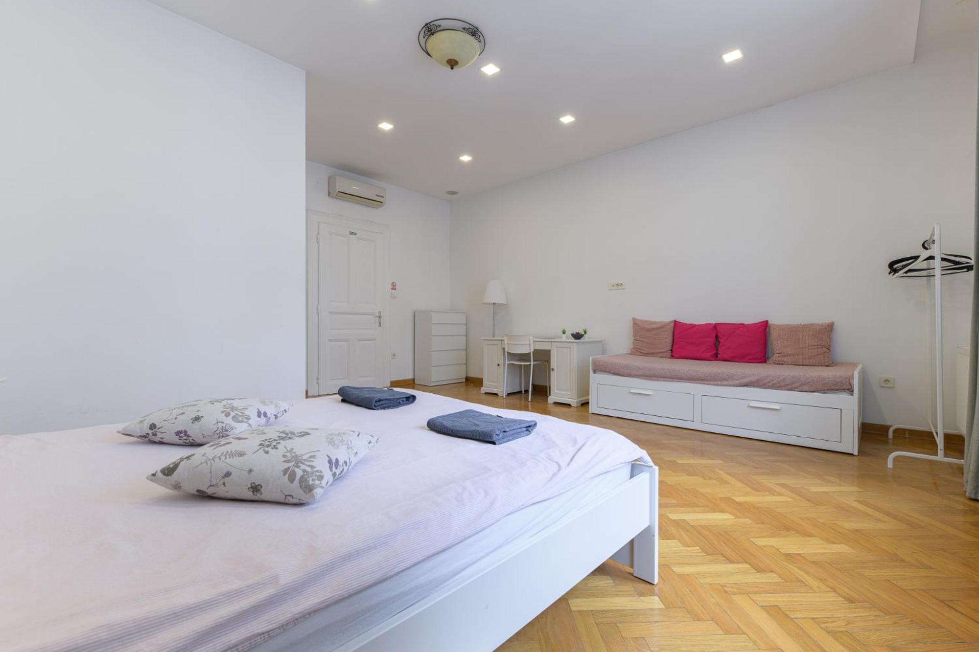 Apartment Luna Загреб Экстерьер фото