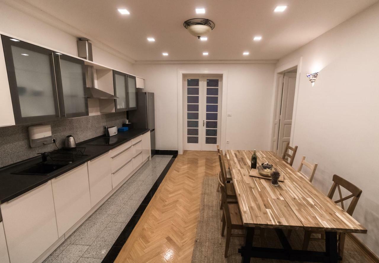 Apartment Luna Загреб Экстерьер фото